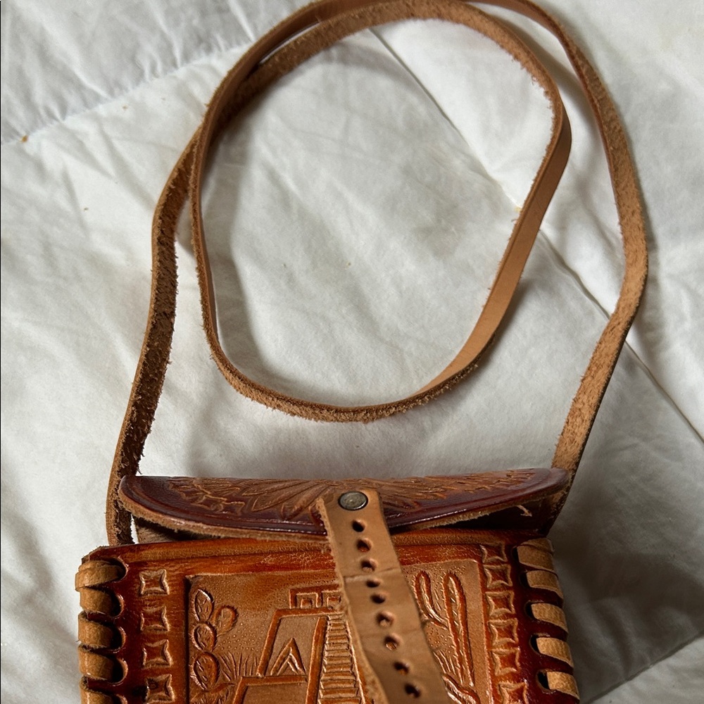 Handcrafted Brown Leather Crossbody Mexican small purse - Picture 5 of 9